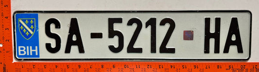 1995 issue Bosnia #SA-5212 HA Passenger License Plate