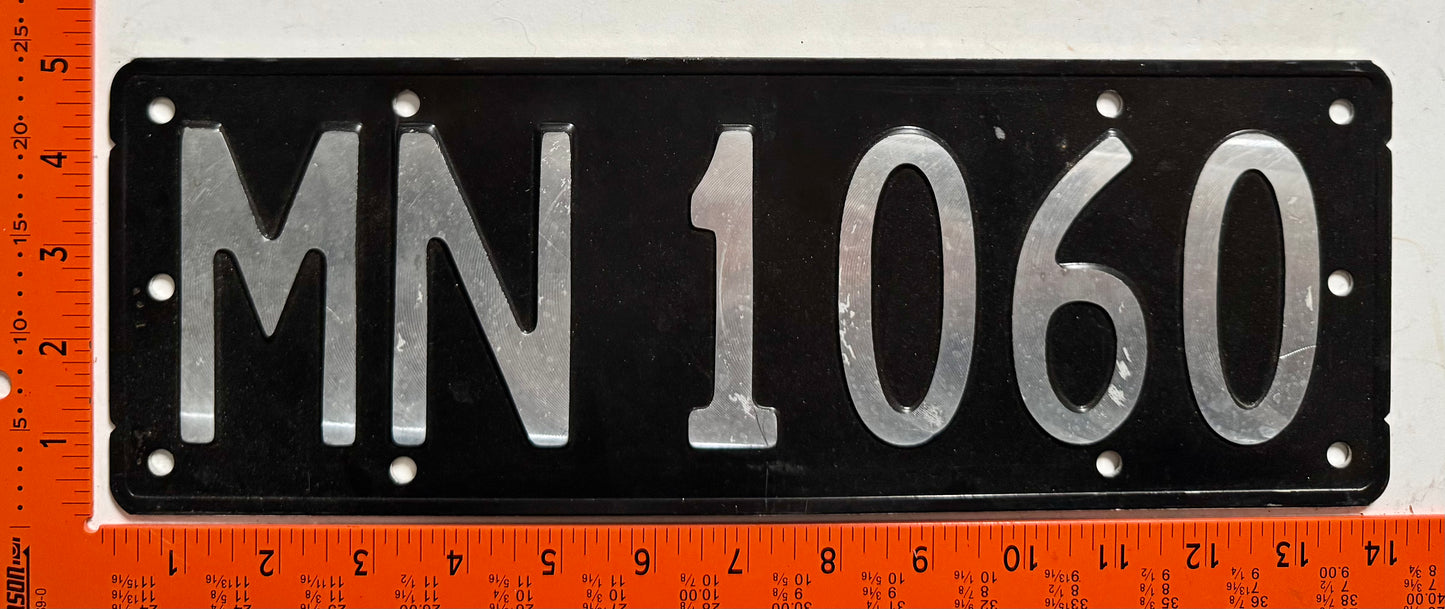 undated Cook Islands #MN 1060 Passenger License Plate