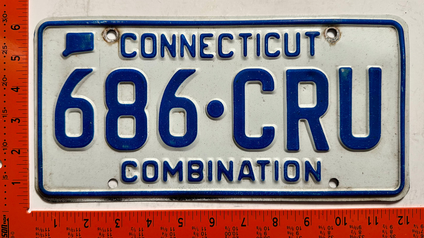 undated Connecticut #686-CRU Combination License Plate