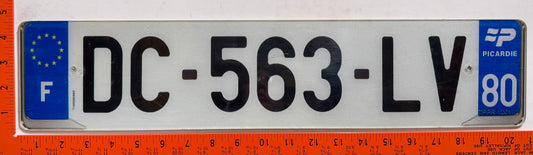 2009 series France #DC-563-LV Passenger License Plate