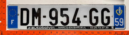 2009 series France #DM-954-GG Passenger License Plate