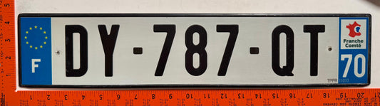 2009 series France #DY-787-QT Passenger License Plate