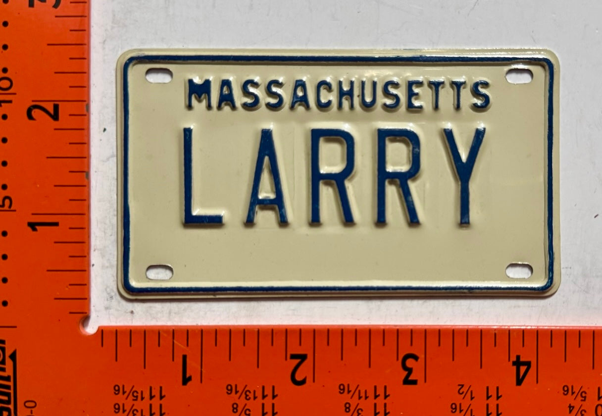 Undated Massachusetts #LARRY Souvenir License Plate