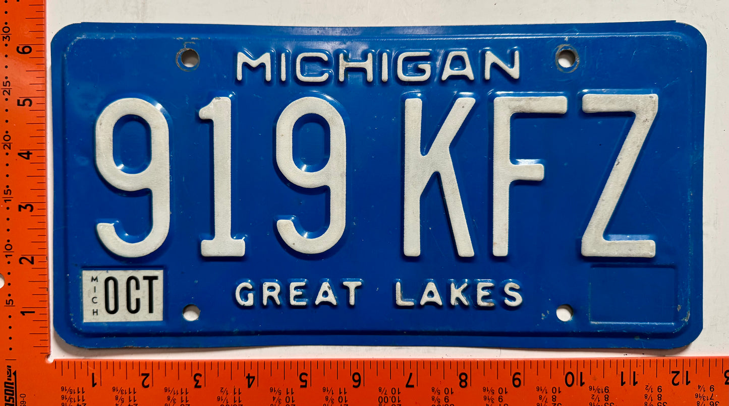 1985 Michigan #919 KFZ Passenger License Plate