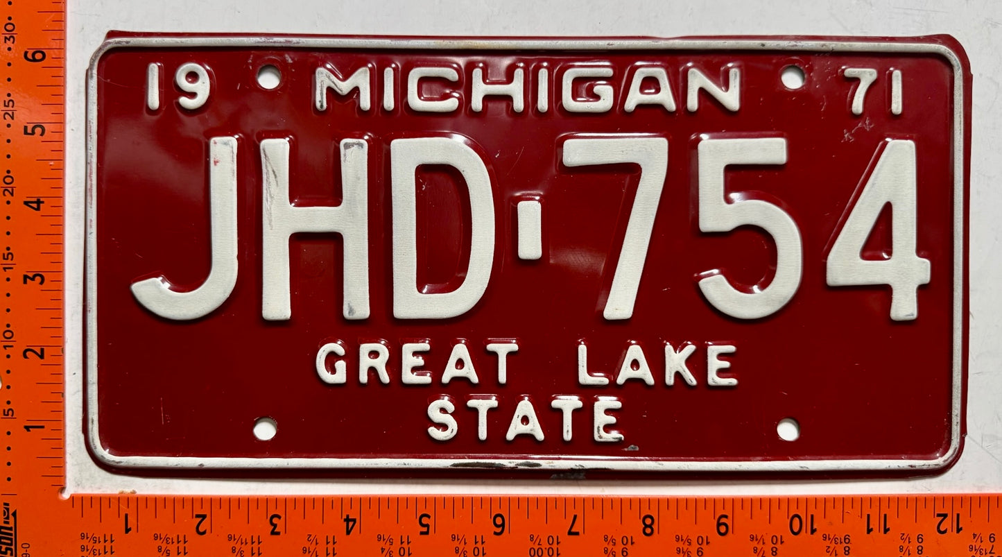 1971 Michigan #JHD-754 Passenger License Plate