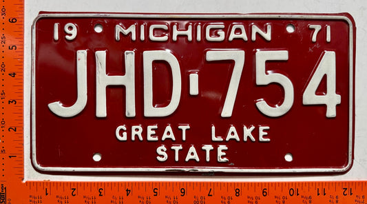 1971 Michigan #JHD-754 Passenger License Plate