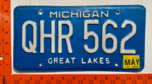 2002 Michigan #QHR 562 Passenger License Plate