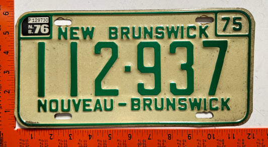 1976 New Brunswick #112-937 Passenger License Plate