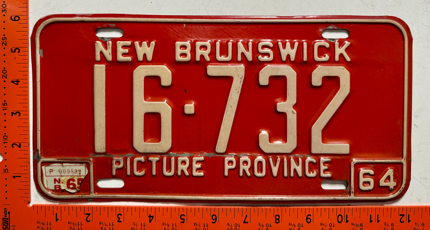 1965 New Brunswick #16-732 Passenger License Plate