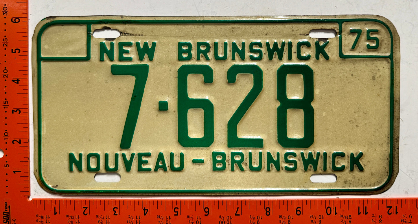 1975 New Brunswick #7-628 Passenger License Plate