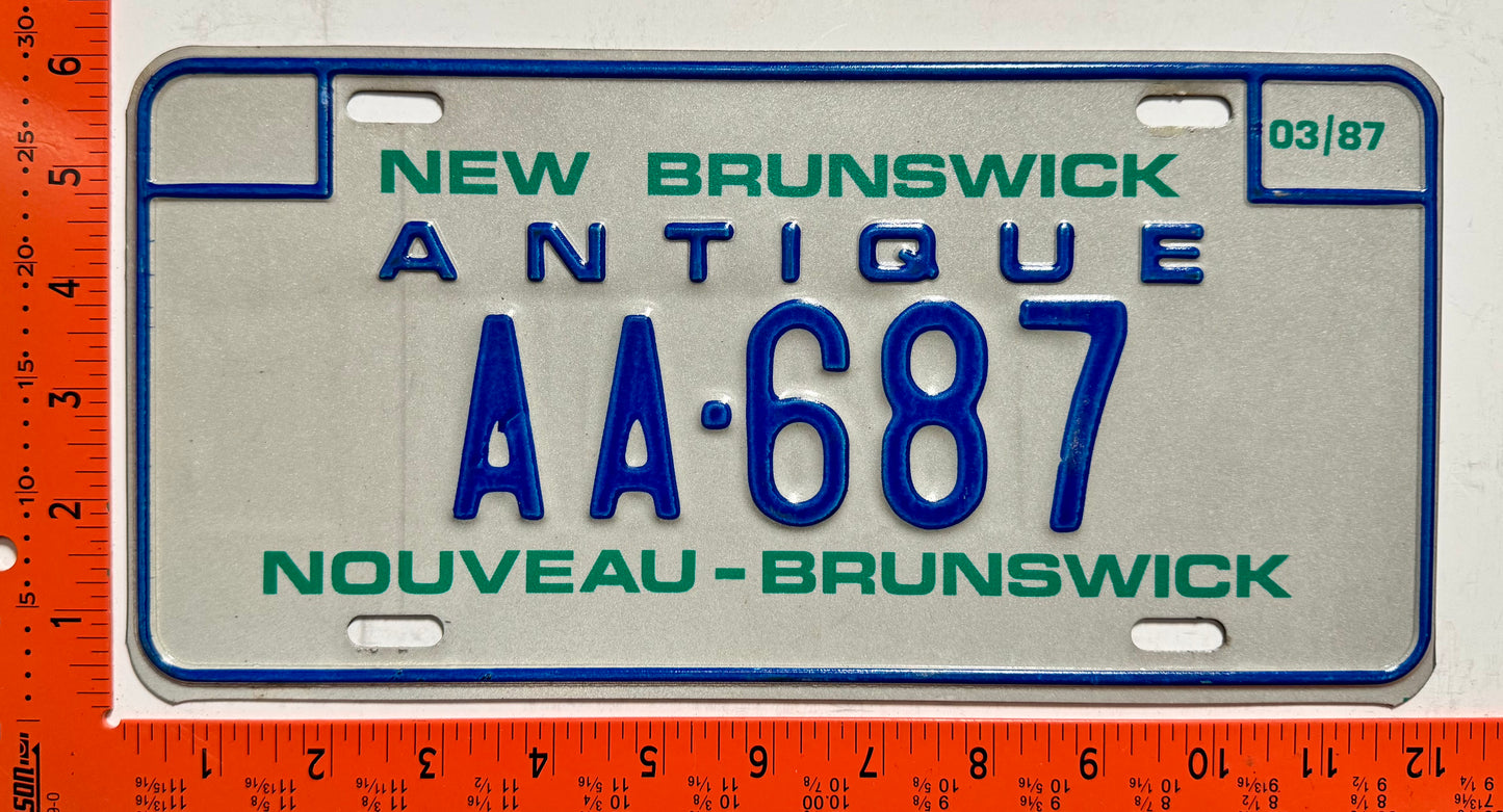 1987 New Brunswick #AA-687 Antique Auto License Plate