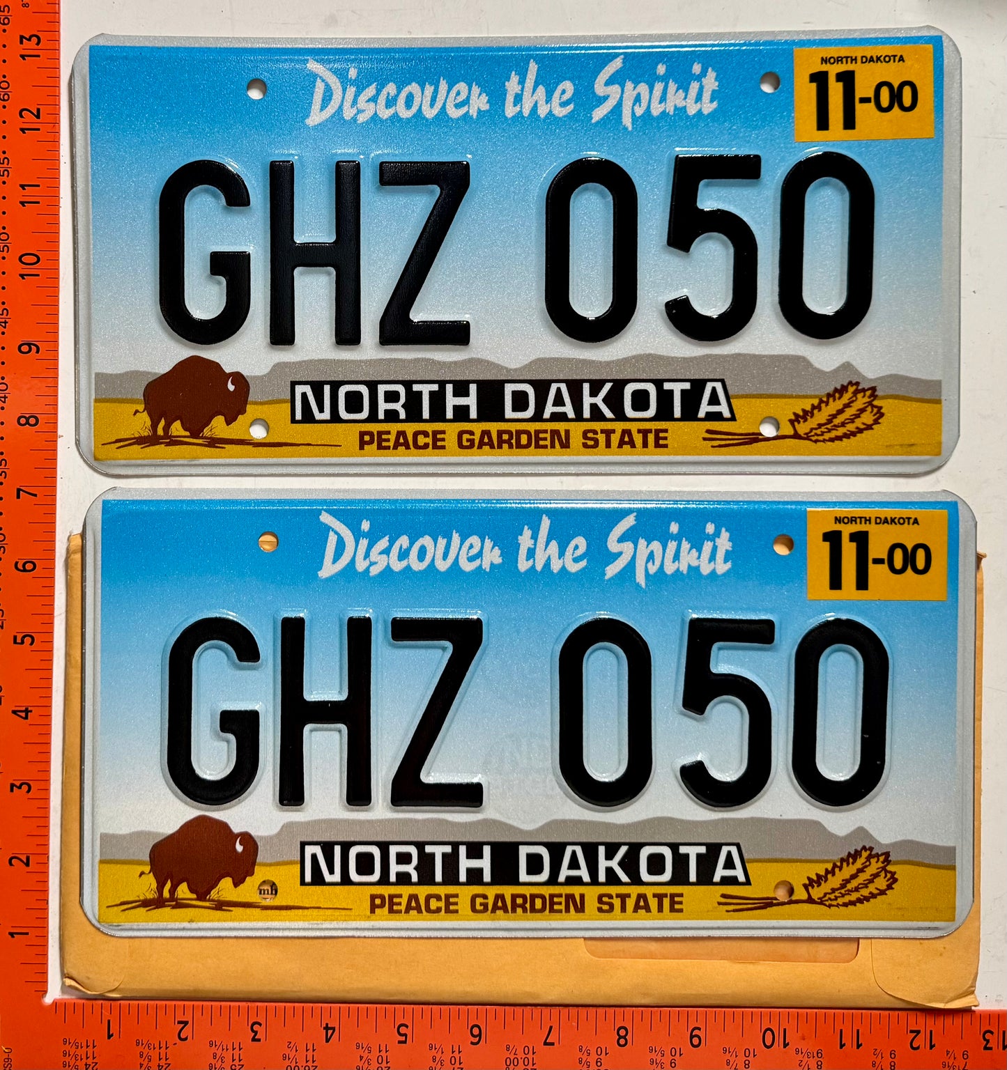 2000 North Dakota #GHZ 050 Passenger License Plate Pair