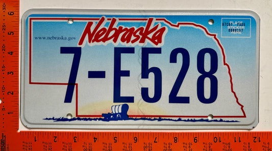 2005 base Nebraska #7-E528 Passenger License Plate