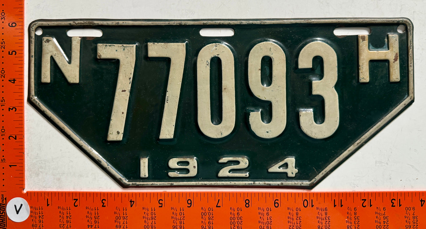 1924 New Hampshire #77093 Non-Resident License Plate