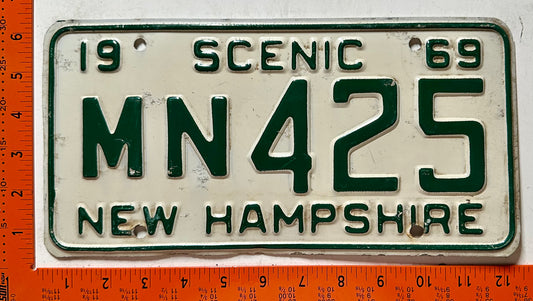1969 New Hampshire #MN425 Passenger License Plate