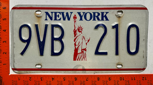1986 base New York #9VB 210 Passenger License Plate