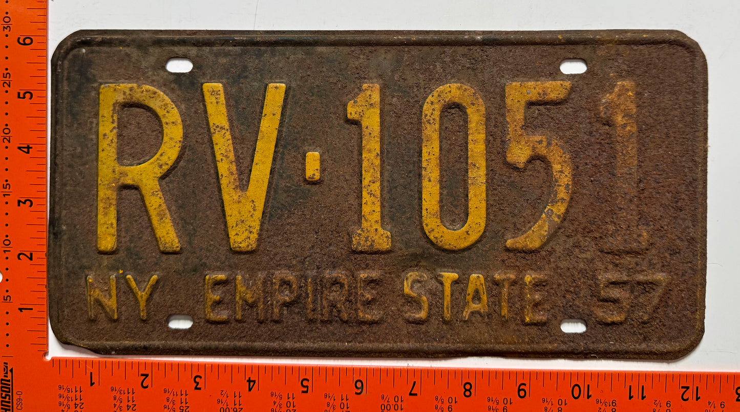 1957 New York #RV-1051 Passenger License Plate (Crafter)
