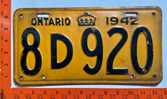 1942 Ontario #8D920 Passenger License Plate