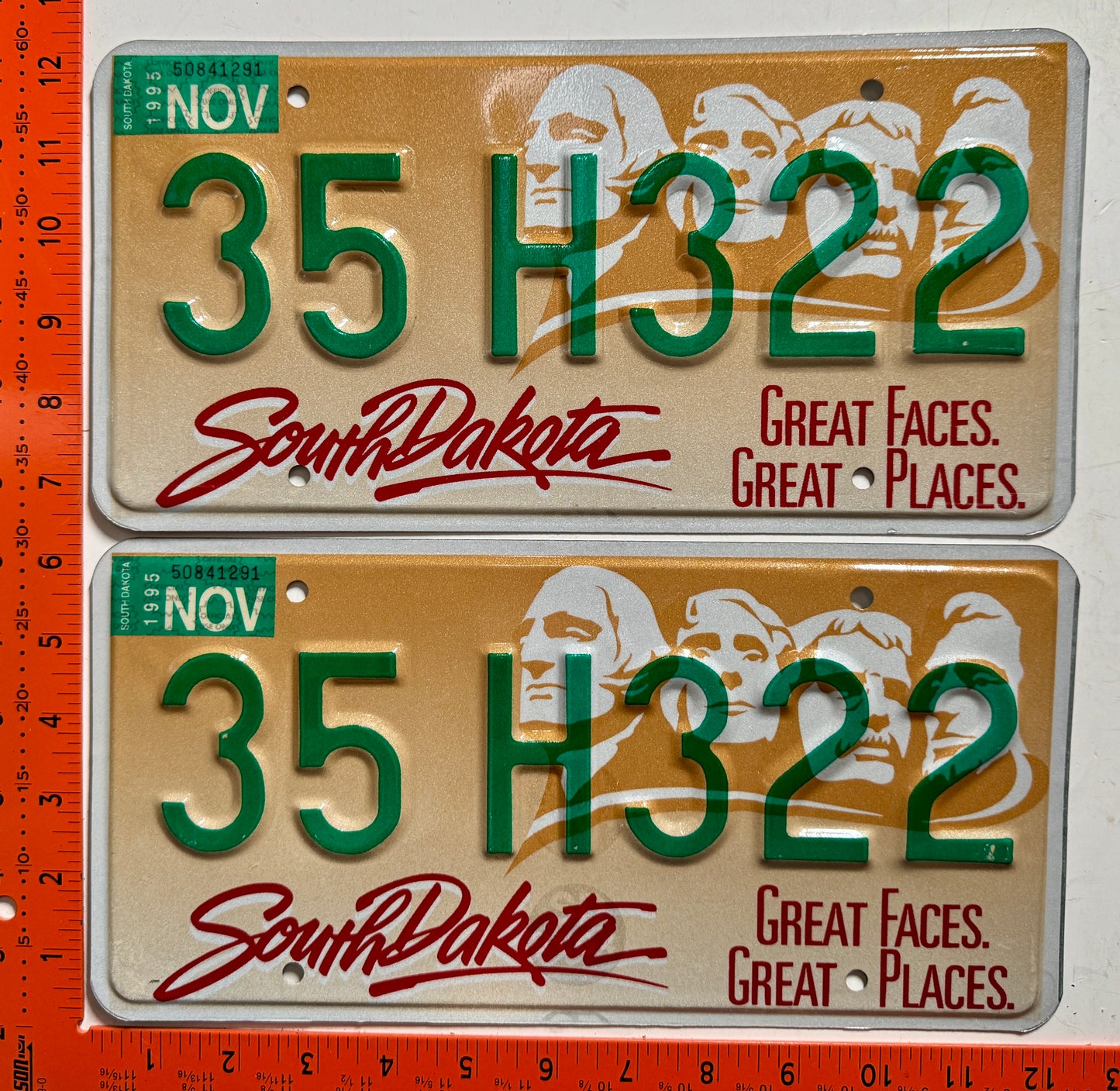 1995 South Dakota #35H322 Passenger License Plate Pair