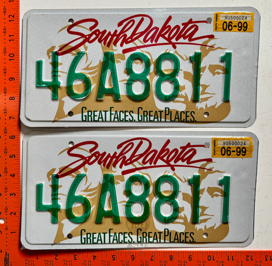1999 South Dakota #46A8811 Passenger License Plate Pair