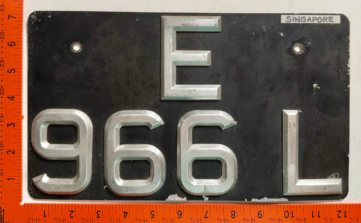 undated Singapore #E/966 L Passenger License Plate