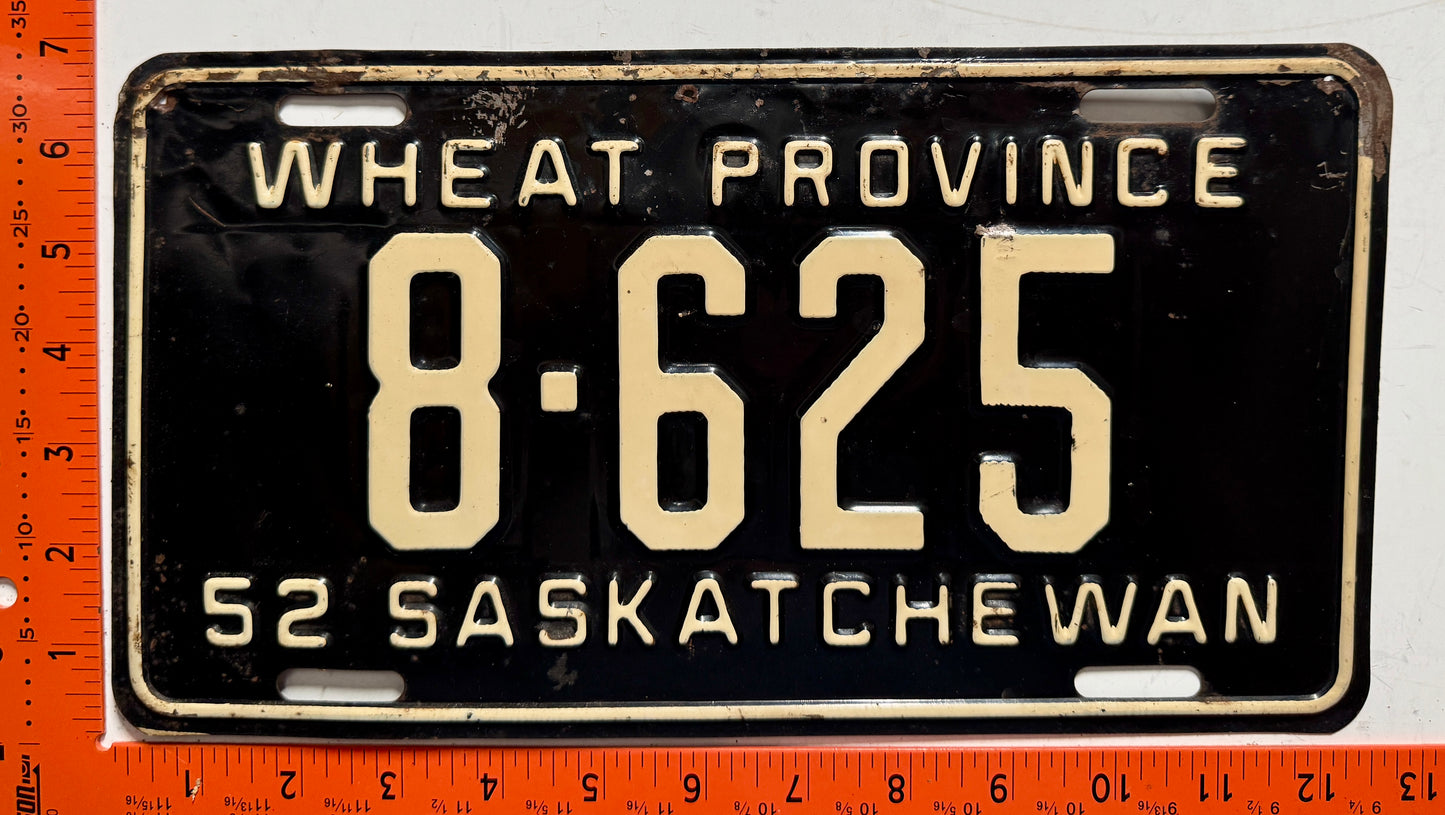 1952 Saskatchewan #8-625 Passenger License Plate