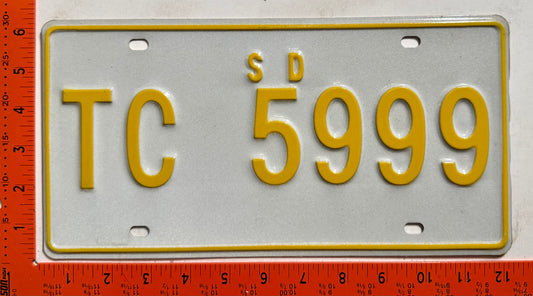 c 2002 Turks & Caicos #TC 5999 Rental License Plate