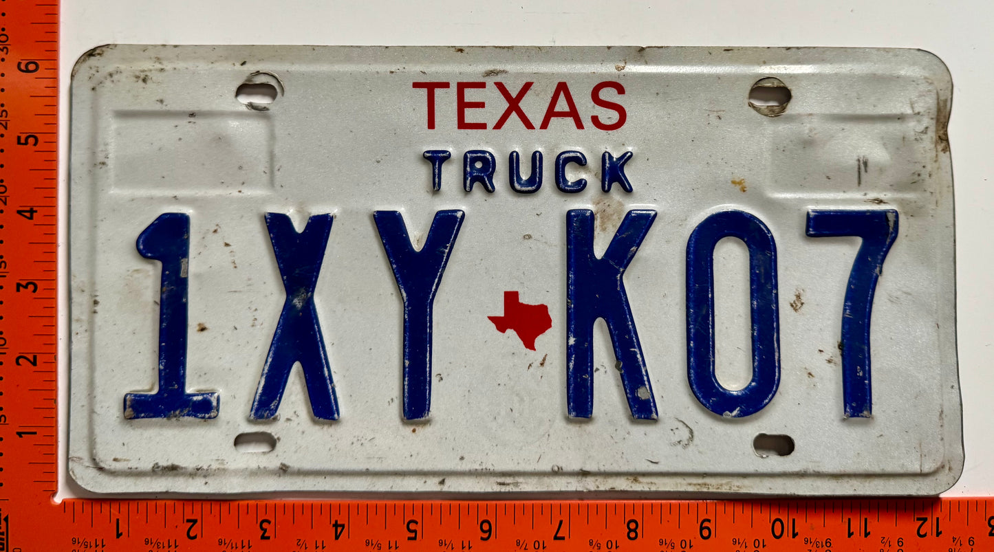 undated Texas #1XY K07 Truck License Plate