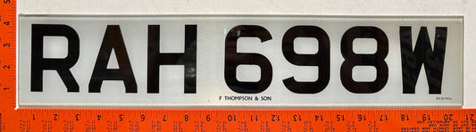 1980/1981 England #RAH 698W Passenger License Plate