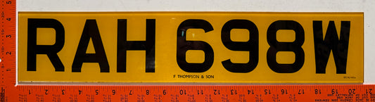 1980/1981 England #RAH 698W Passenger License Plate