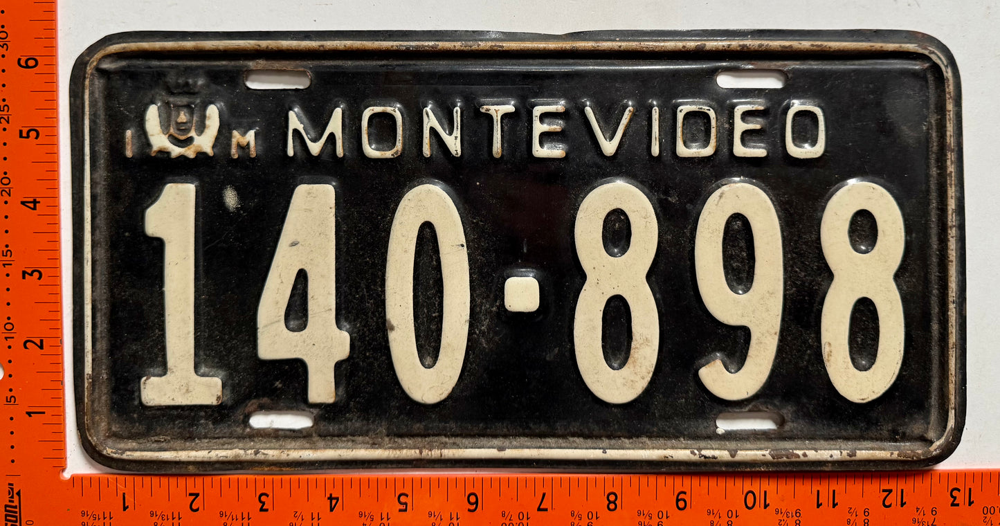undated Uruguay #140-898 Passenger License Plate
