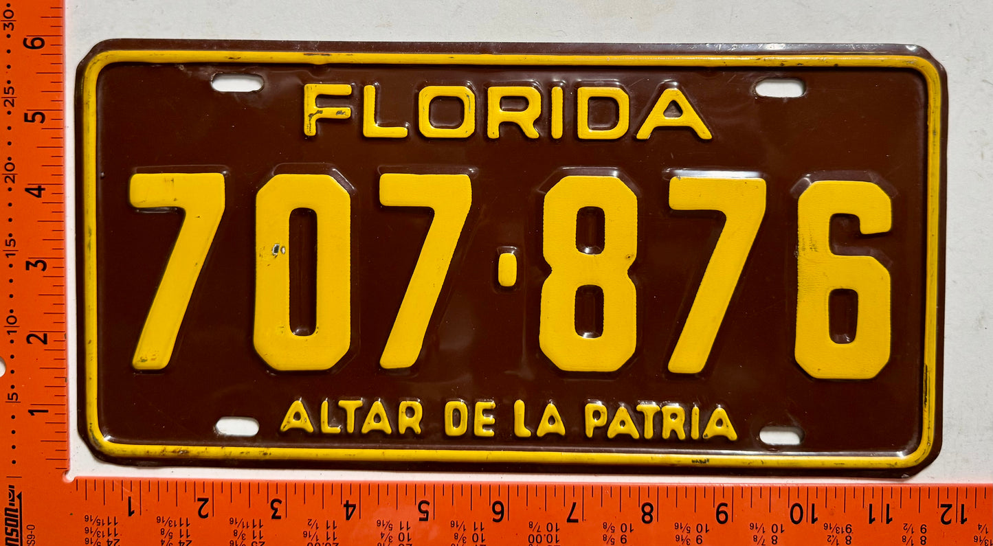 undated Uruguay #707-876 Passenger License Plate