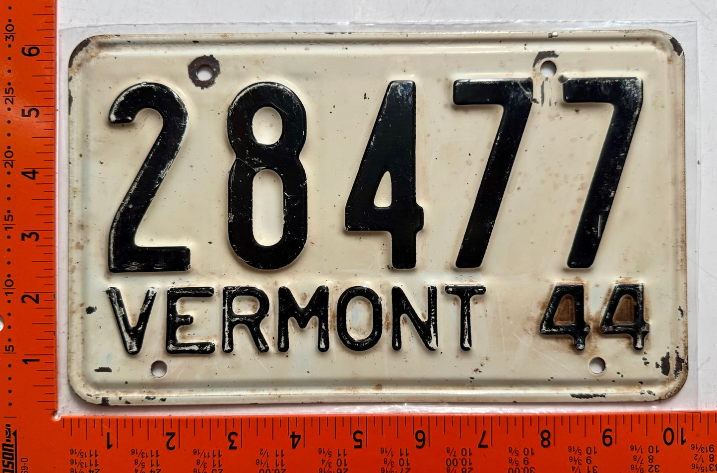 1944 Vermont #28477 Passenger License Plate