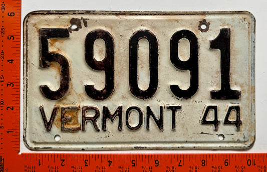 1944 Vermont #59091 Passenger License Plate