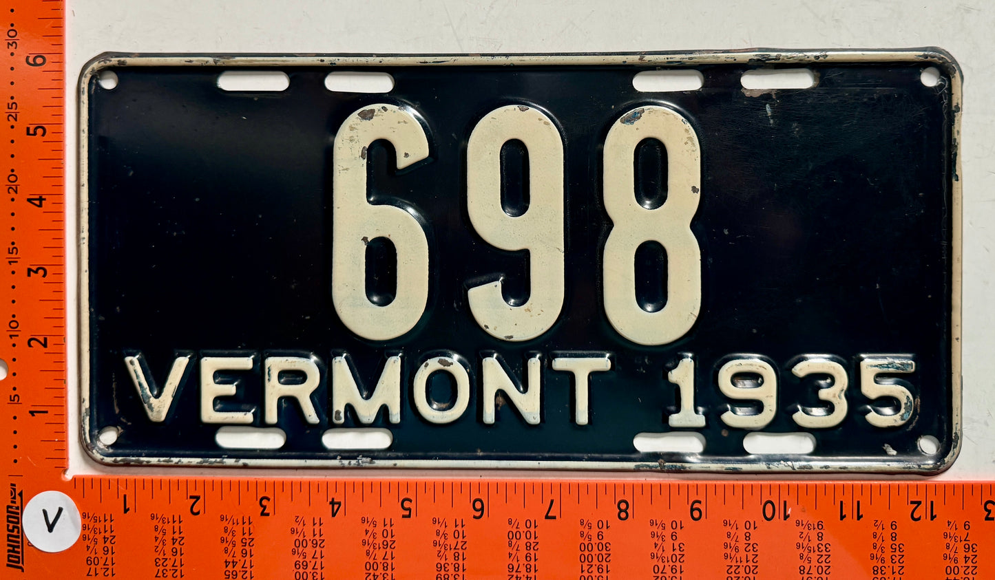 1935 Vermont #698 Passenger License Plate