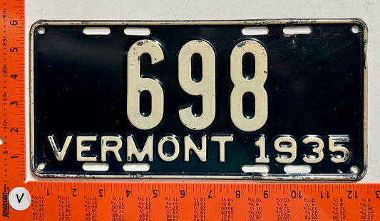 1935 Vermont #698 Passenger License Plate