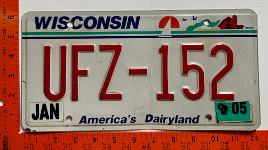 2005 Wisconsin #UFZ-152 Passenger License Plate